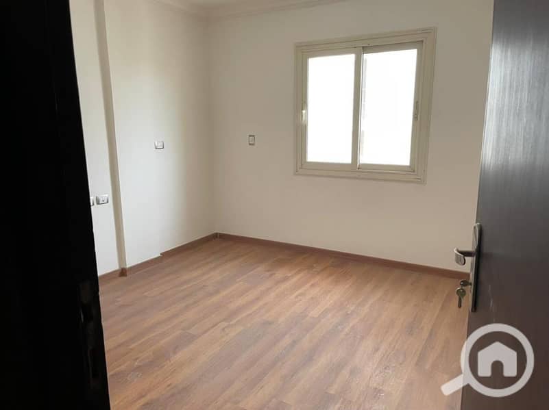 Semi-furnished apartment for rent in Jade Residence, prime location - Widok 3