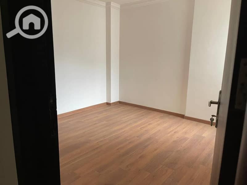 Semi-furnished apartment for rent in Jade Residence, prime location - Widok 4