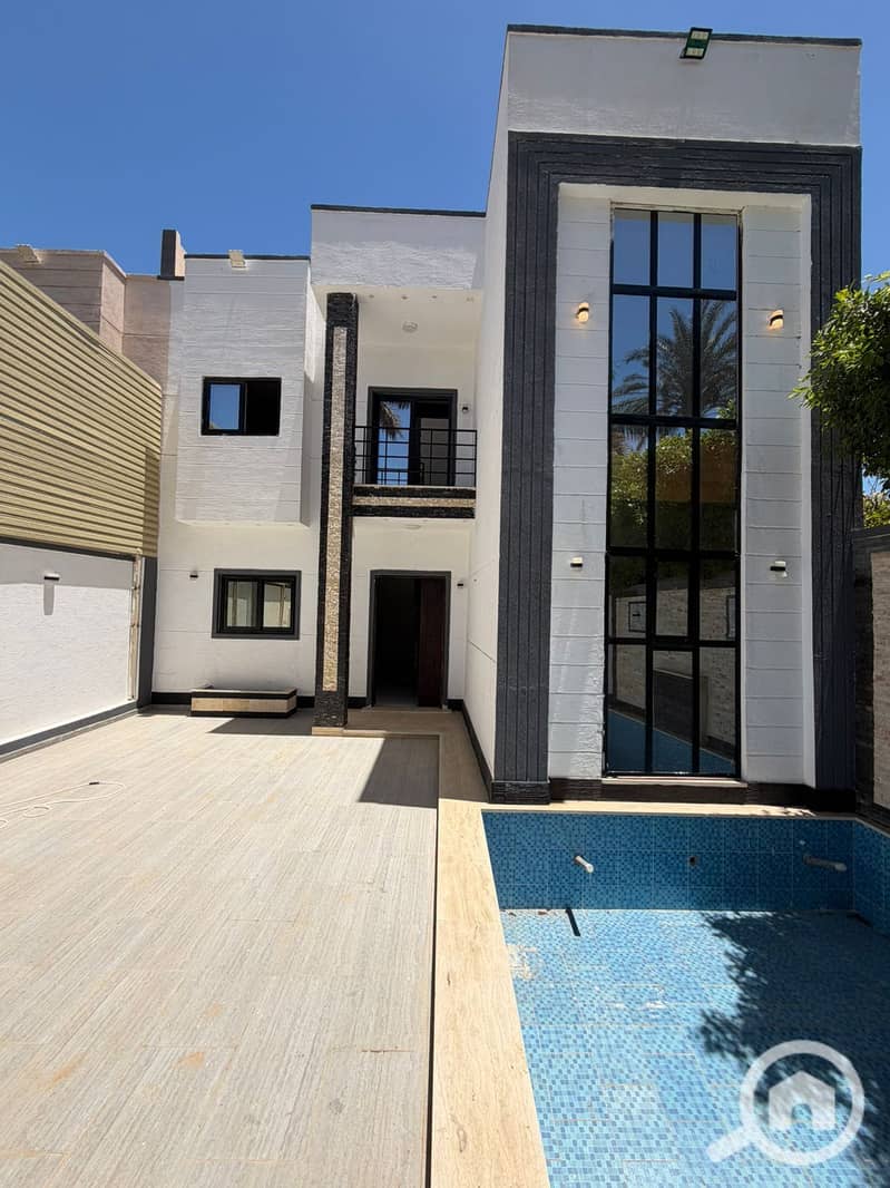 Standalone villa in one of Alexandria's most prestigious areas | King Mariout • – další