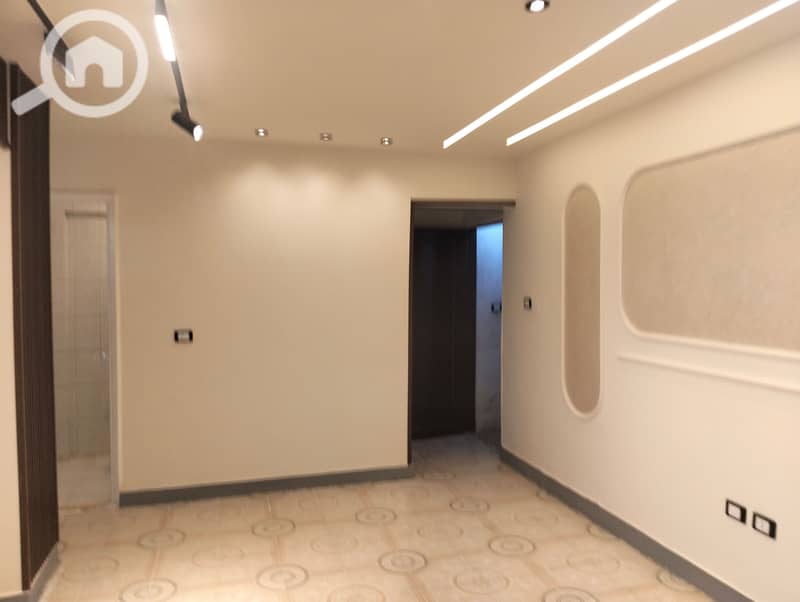 90 m² apartment for annual rent, suitable for a family or newlyweds, high-end finishing, includes all amenities: water and electricity, 2 bedrooms, two-section reception, kitchen, bathroom, first floor, all amenities available: water and electricity, in Alexandria, Al-Ajami, kilo 21, at a very distinguished location near Al-Nakheel Beach. - Ansicht 5
