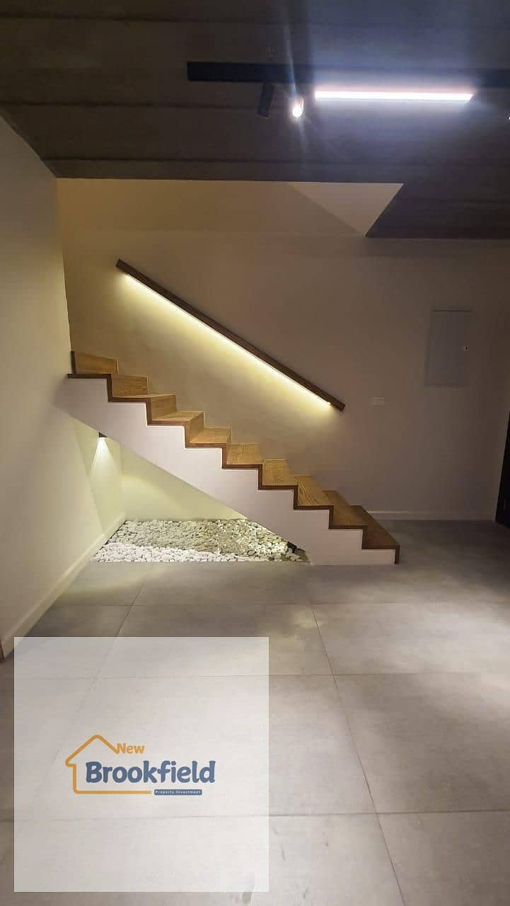 Triplex for Rent Kitchen & A/Cs Eastown SODIC Directly on South 90 Road Golden Square, New Cairo - Ansicht 3