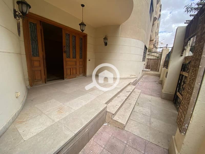 For sale, a distinguished commercial/administrative headquarters in the Ministers' Square – Sheraton Airport. Location: Ministers' Square – Sheraton Heliopolis – Al-Nahda. - Aanzicht 4