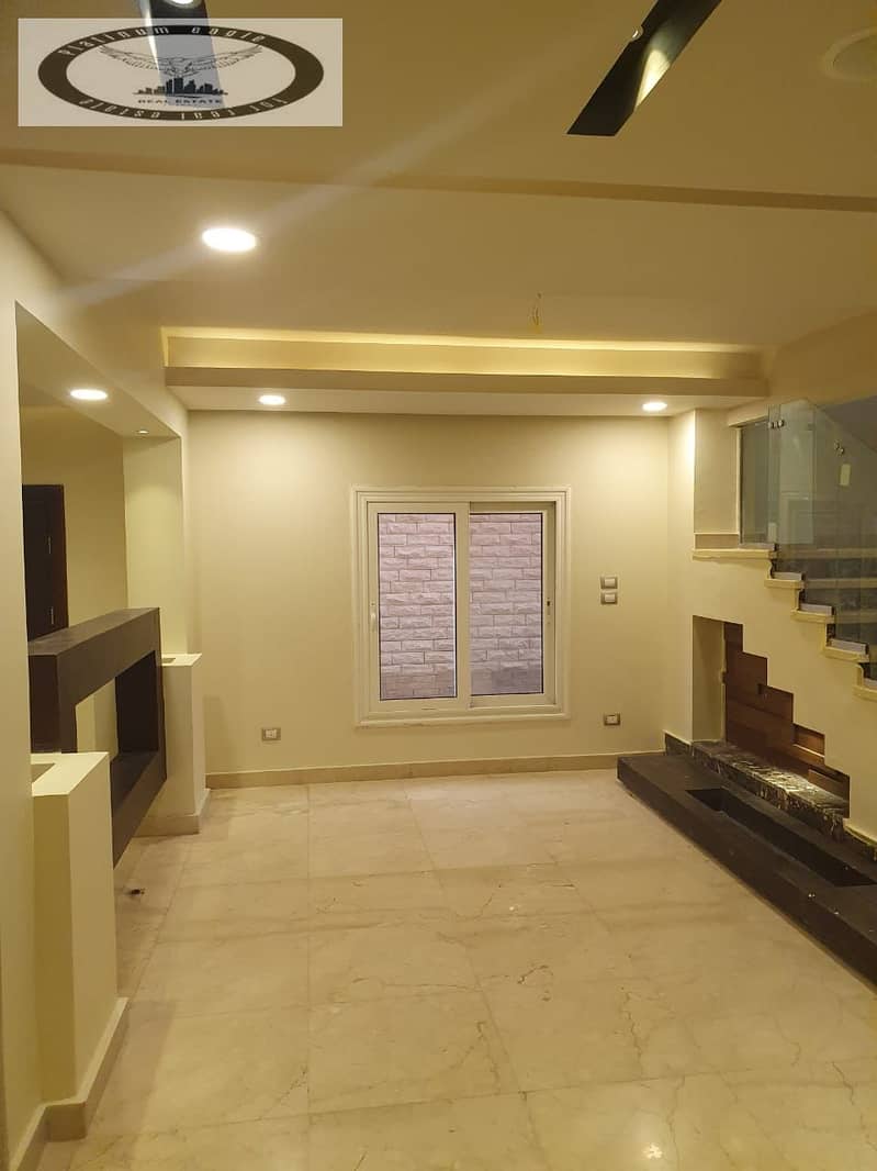 Duplex for rent (residential or administrative use) Al-Yasmeen 8 Villas; front-row location on North 90th Street, facing Petrosport Club. - Ansicht 4