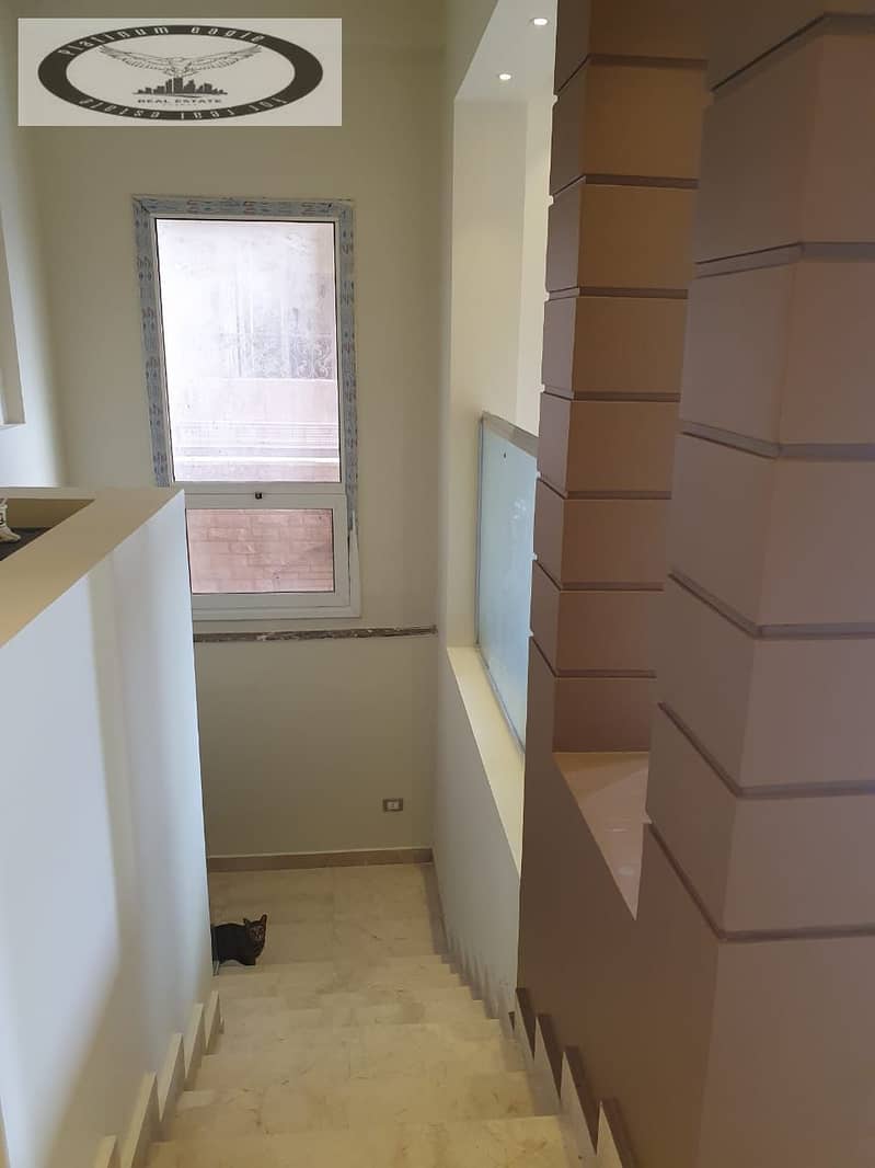 Duplex for rent (residential or administrative use) Al-Yasmeen 8 Villas; front-row location on North 90th Street, facing Petrosport Club. - Mehr