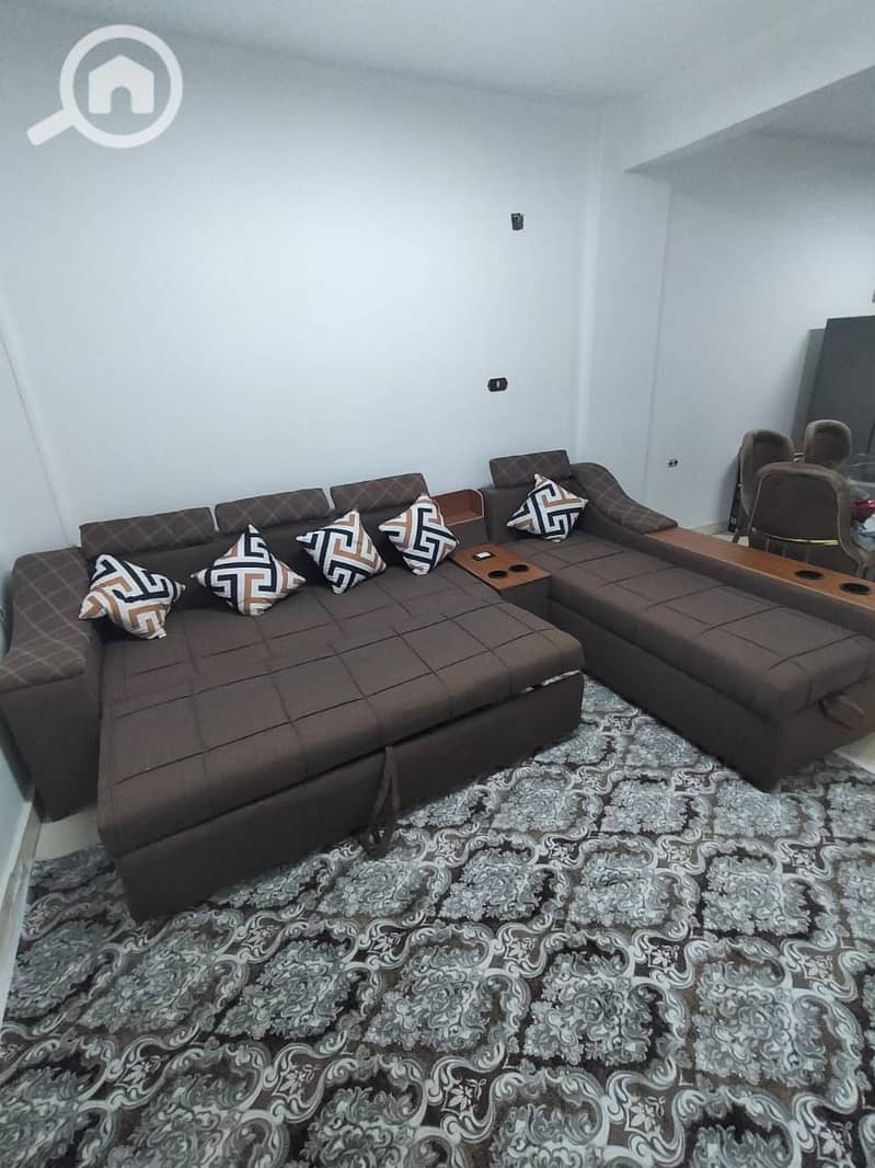 For rent – Apartment in the First District Sheikh Zayed, a prime location next to Hyper and the university, on a main street. Floor: Elevated ground floor, first occupancy, bedroom with two beds, bathroom. Rent: 15,000 EGP monthly. - Widok 2