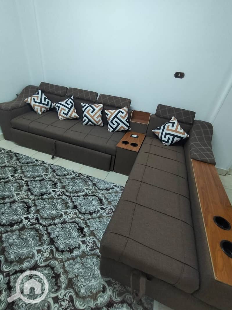 For rent – Apartment in the First District Sheikh Zayed, a prime location next to Hyper and the university, on a main street. Floor: Elevated ground floor, first occupancy, bedroom with two beds, bathroom. Rent: 15,000 EGP monthly. - Widok 3