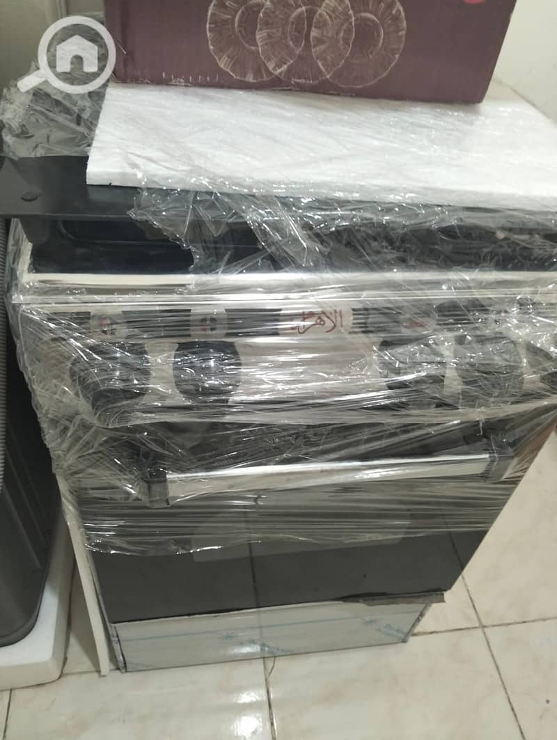 For rent – Apartment in the First District Sheikh Zayed, a prime location next to Hyper and the university, on a main street. Floor: Elevated ground floor, first occupancy, bedroom with two beds, bathroom. Rent: 15,000 EGP monthly. - Więcej