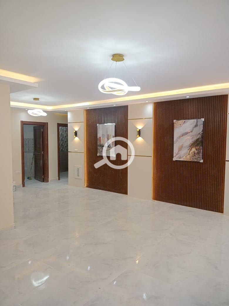 Apartment for rent in Ashgar Darana View Panorana, Zahraa El MaadiArea: 156 sq mConsists of 3 bedrooms, reception, kitchen, and 2 bathrooms8th floorEl - Aanzicht 2