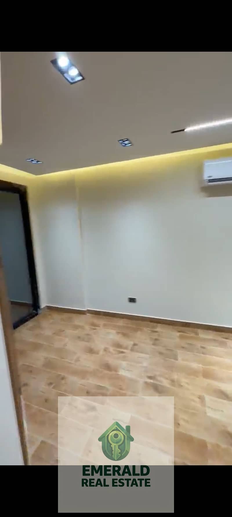 19 1000645590. jpg