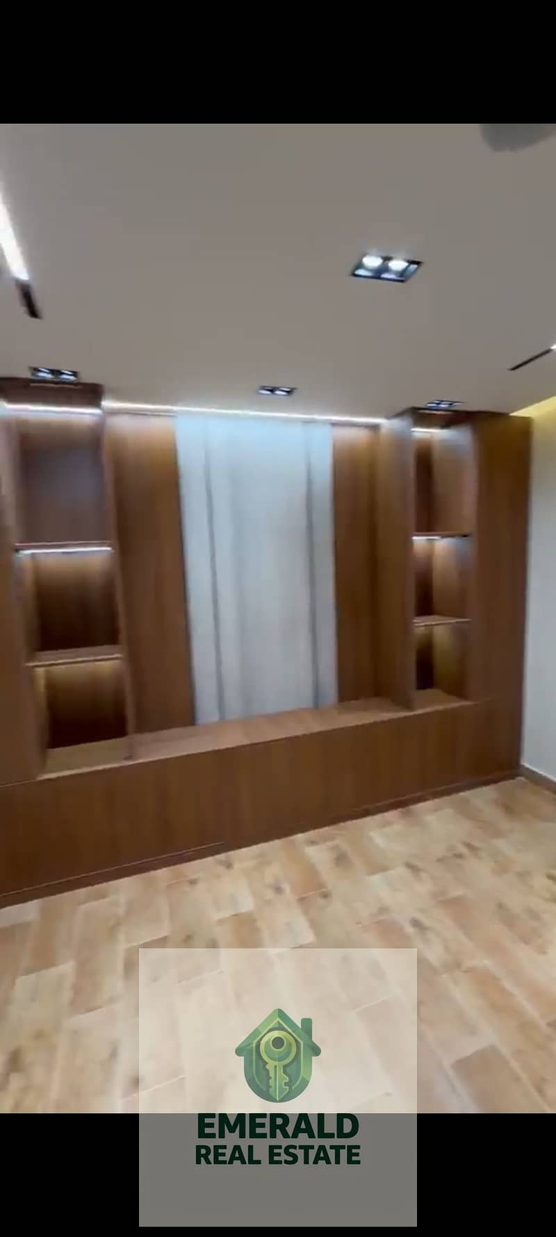 35 1000645598. jpg