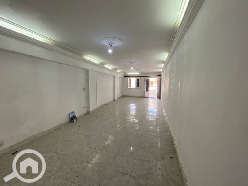 For sale, an apartment of 165 m² with regular finishing in the Honeymoon area, Al-Baytas - Al-Ajami. - View 3