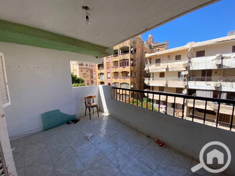 For sale, an apartment of 165 m² with regular finishing in the Honeymoon area, Al-Baytas - Al-Ajami. - View 4
