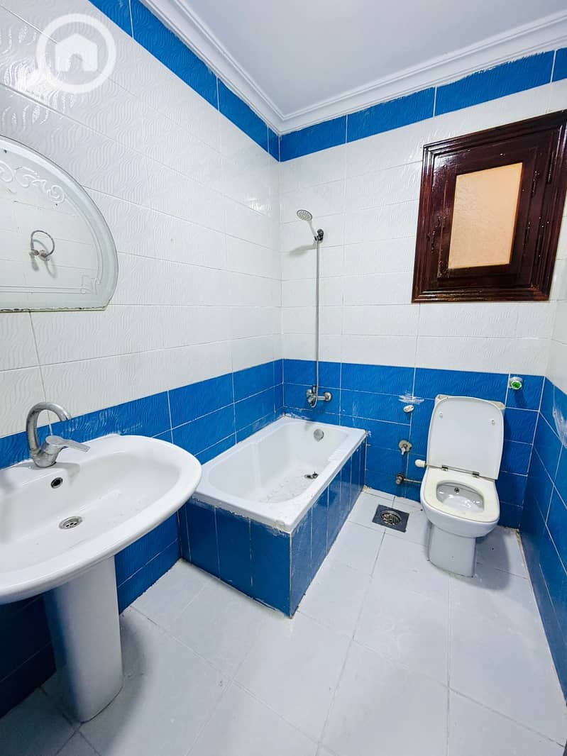 12 1000610284. jpg