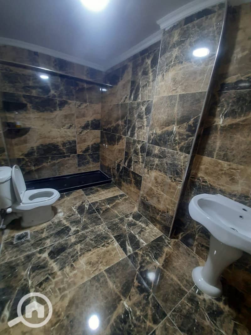8 1000611087. jpg