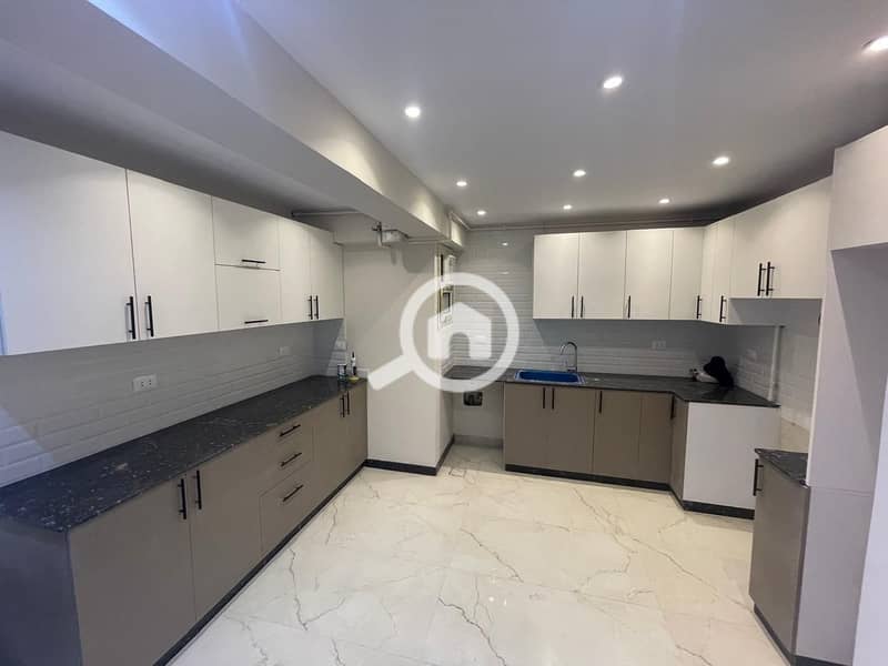 Apartment for rent, key ready, ultra luxury finishing, 250 meters with kitchen, modern building in Jowaf. - Więcej