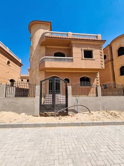3 Bedroom Villa for Sale in 6th of October, Giza - فيلا مستقلة للبيع – 285 م² | كمباوند ميديا هايتس خلف مول مصر 3 Bedroom Villa for Sale in 6th of October, Giza - فيلا مستقلة للبيع – 285 م² | كمباوند ميديا هايتس خلف مول مصر