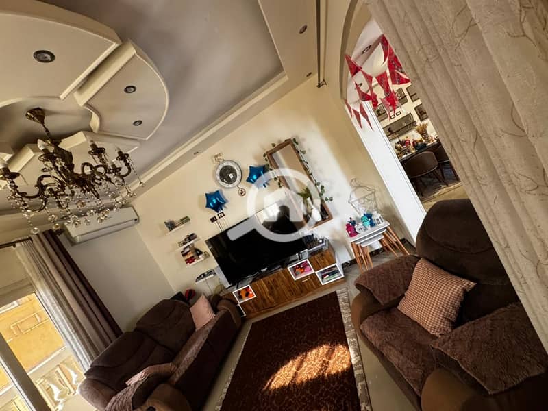 The apartment in the fourth neighborhood has an area of 140 square meters and is an old building. - Widok 6