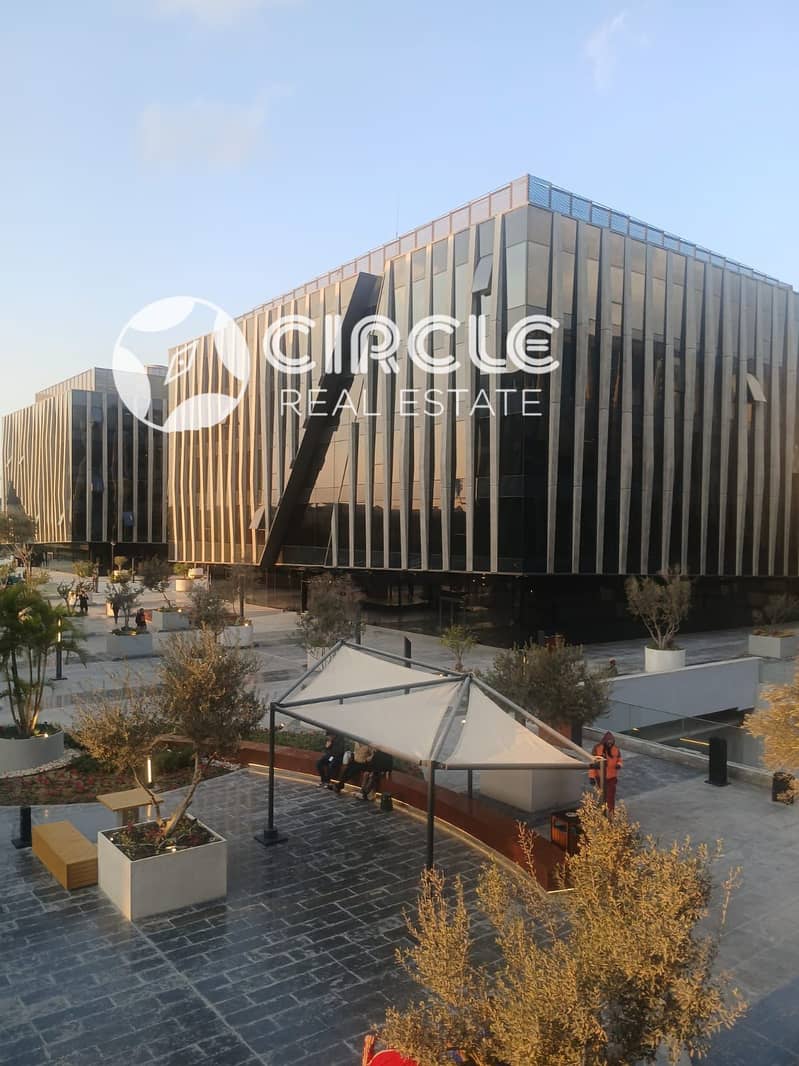 Fully Finished 125m² Administrative Office For Rent In EDNC (Eastown District New Cairo) 5th Settlement Directly On Road 90 South - Więcej