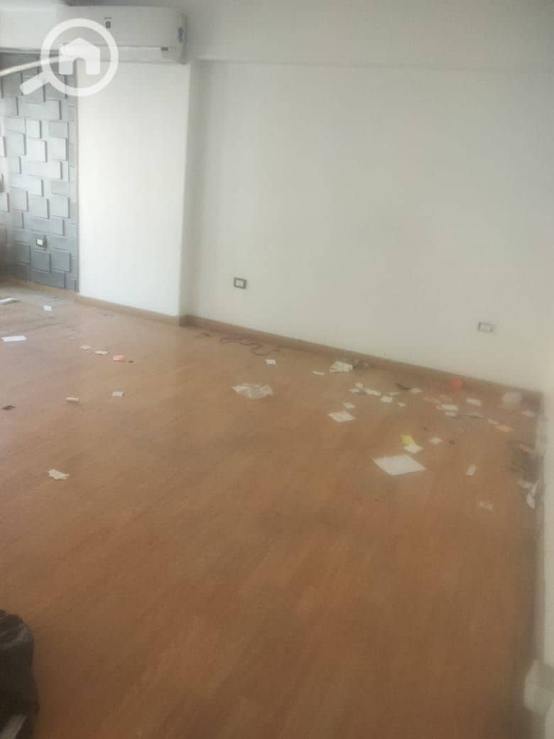 Administrative headquarters of 250 m, air-conditioned on the first floor. – pohled 2