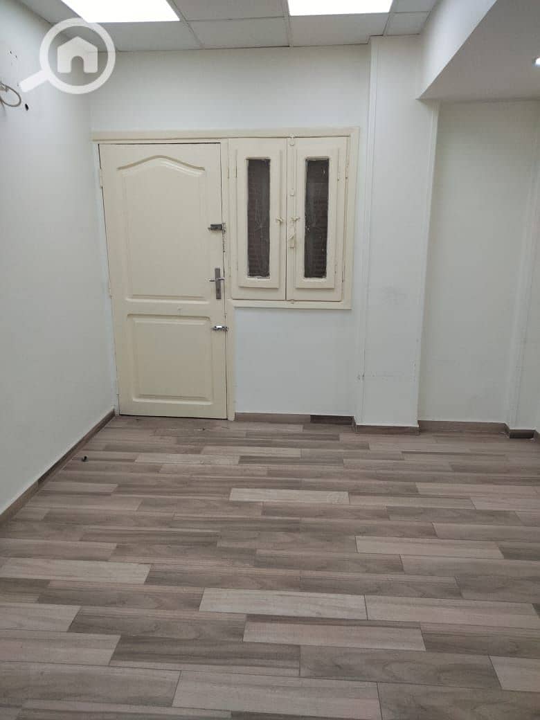 Administrative headquarters of 200 sqm on the first floor - Widok 4