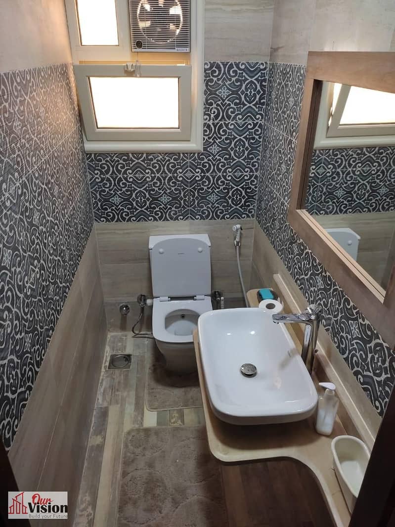 Apartment for sale in the 16th district, first row in front of Beverly Hills and in front of Bahari Square, ultra super lux finishing, 3 rooms + 2 bathrooms, third floor, registered with the real estate month. Asking price is 6,250,000. - Widok 3