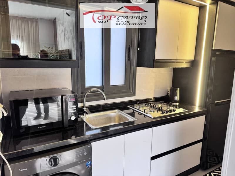 For sale, a distinctive studio in Brivado with furniture and appliances. - Widok 4