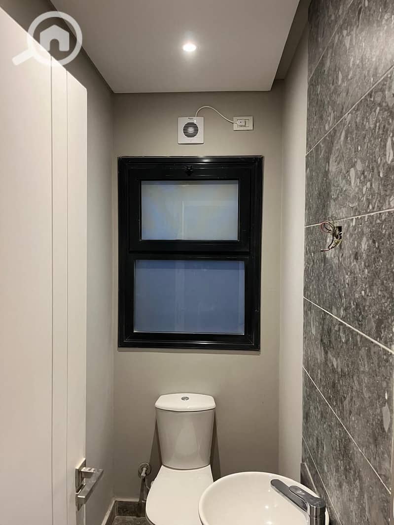 9 374076. jpg