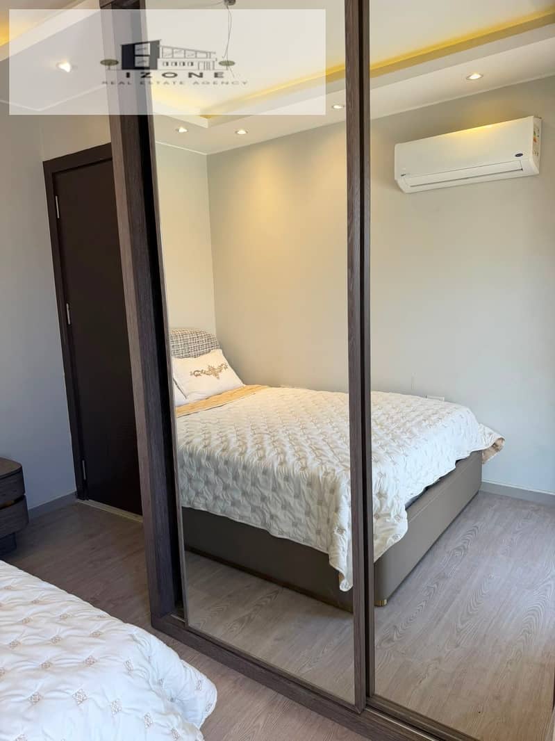 Duplex with Roof for Rent in Stone Residence New Cairo 300sqm 5 Bedrooms 3 Bathrooms Kitchen and ACs All Bedrooms Furnished - Mehr