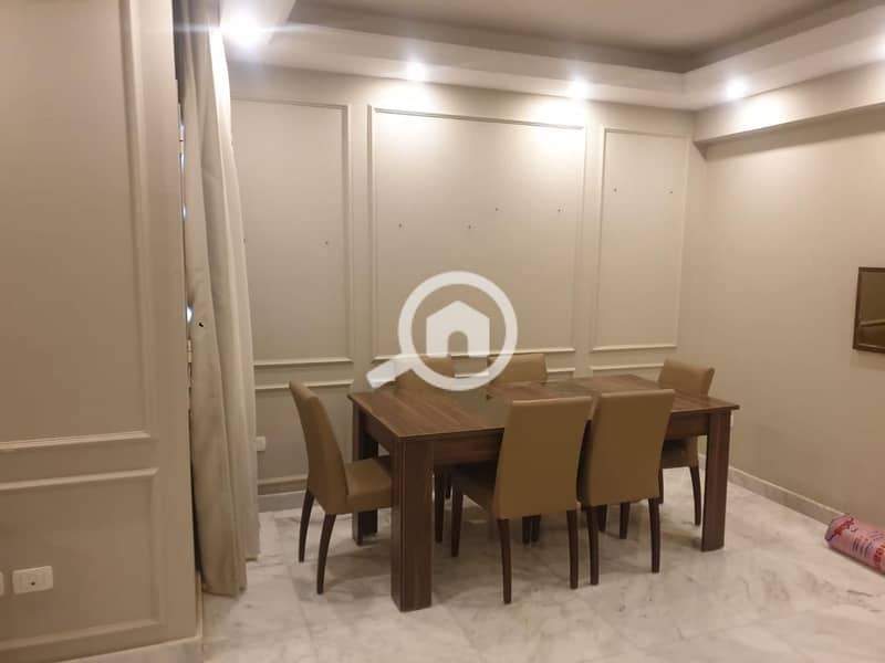 Hotel-furnished penthouse for rent available with or without furniture in a prime location. - Aanzicht 4