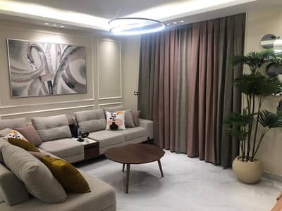 2 Bedroom Flat for Rent in New Cairo, Cairo - شقة ب تاج سيتي إيجار ٢ غرفة و حمام و مطبخ بدون عفش ١١٥ متر 2 Bedroom Flat for Rent in New Cairo, Cairo - شقة ب تاج سيتي إيجار ٢ غرفة و حمام و مطبخ بدون عفش ١١٥ متر