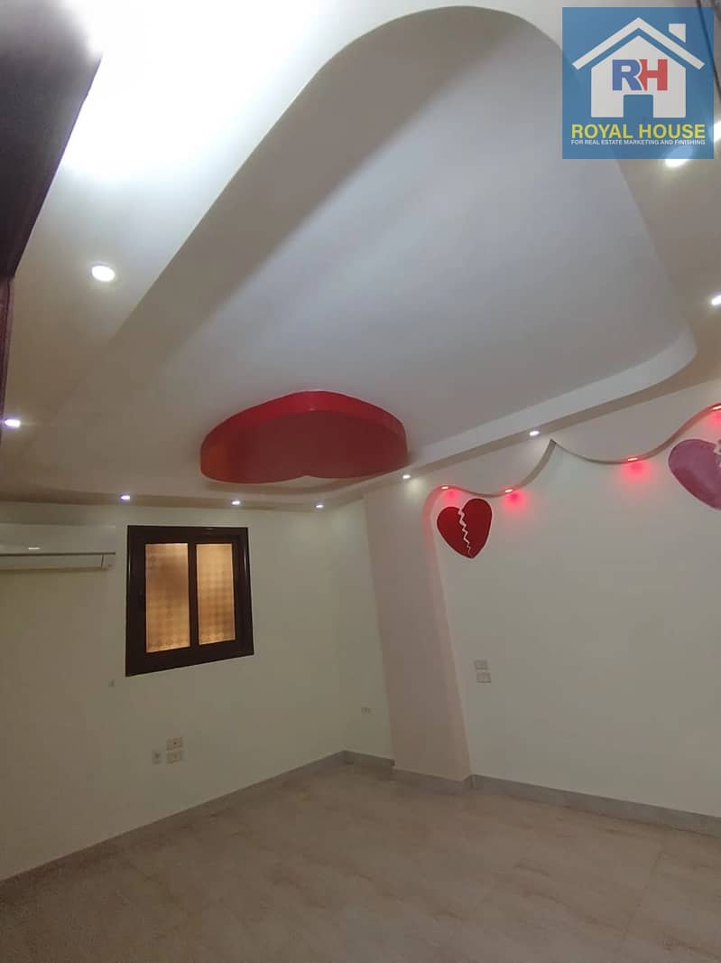 Apartment for sale, 120 sq m, on Abdel Razek Street, branching off from Touman Bay and Aziz Billah Streets, near Gesr El Suez, Zeitoun. - Widok 2