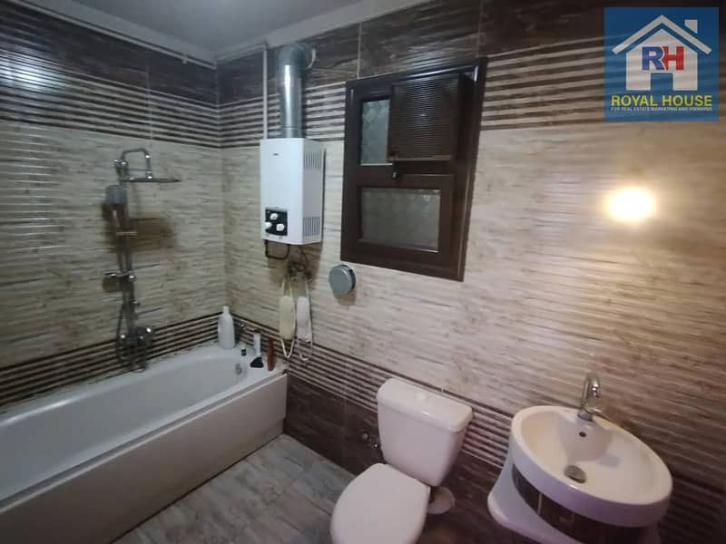 Apartment for sale, 120 sq m, on Abdel Razek Street, branching off from Touman Bay and Aziz Billah Streets, near Gesr El Suez, Zeitoun. - Widok 5