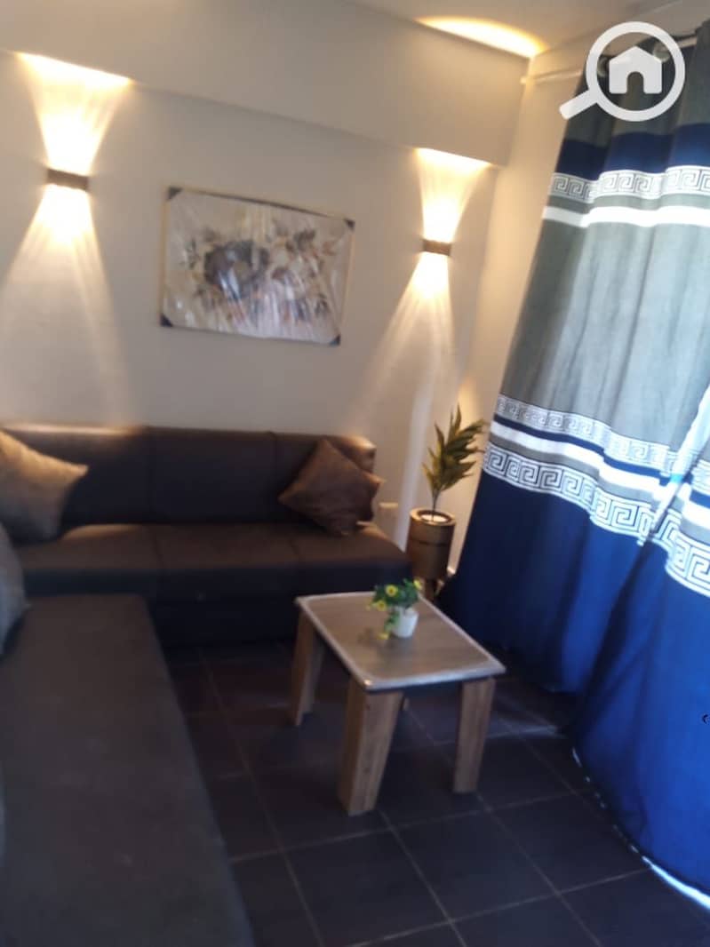 12 1000512033. jpg