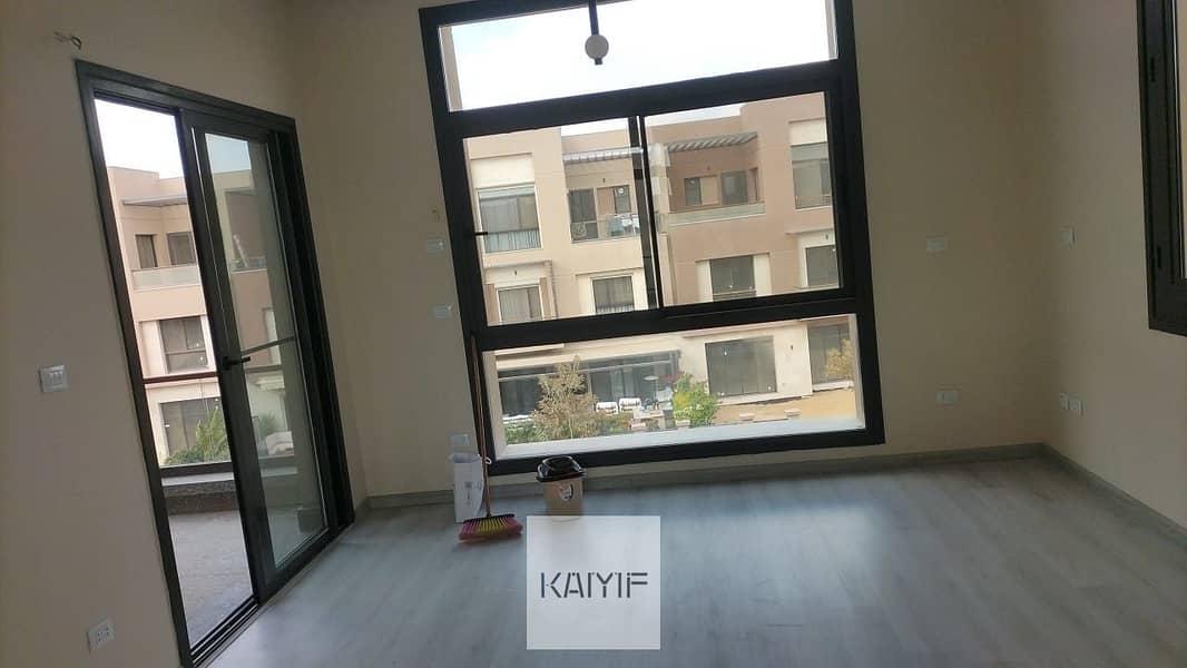 Townhouse Largest Corner for Sale in District 5 with Private Garden Fully Finished Prime Location and Negotiable Price - Ansicht 6