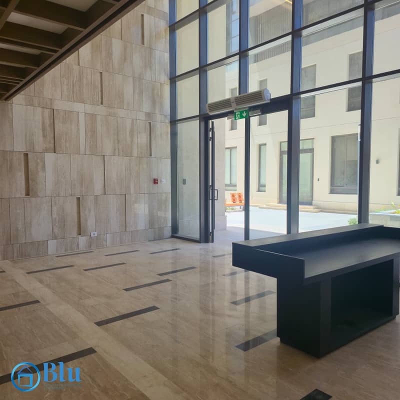 Premium Office 170 SQM + 70 SQM Outdoor at District 5 - Widok 2