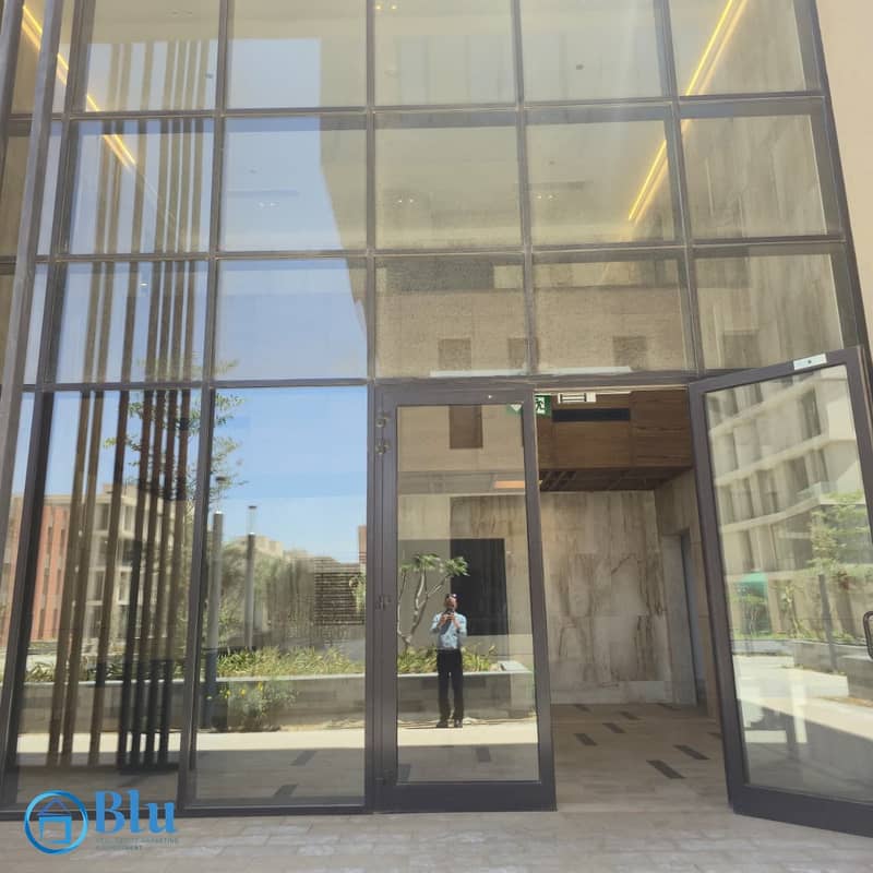 Premium Office 170 SQM + 70 SQM Outdoor at District 5 - Widok 3