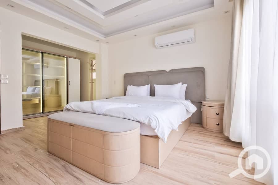 Elegant Furnished Apartment For Rent In Stone Residence compound new Cairo Prime Location – pohled 4