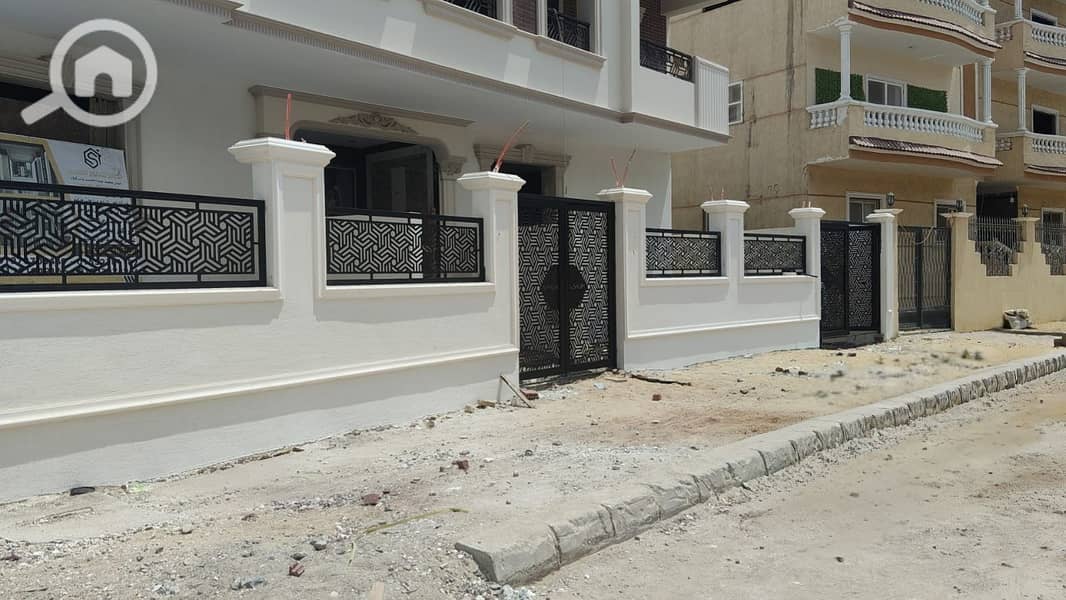 With a 50% down payment and installments over 18 months, own a 240m apartment with an excellent layout of 4 rooms and 3 bathrooms in the heart of Al Shorouk City. - Widok 3