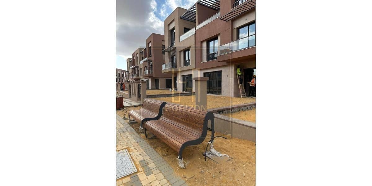 Town Middel 3roooms + maid view pool for sale Compound District 5 by Marakez New Cairo - Ansicht 6