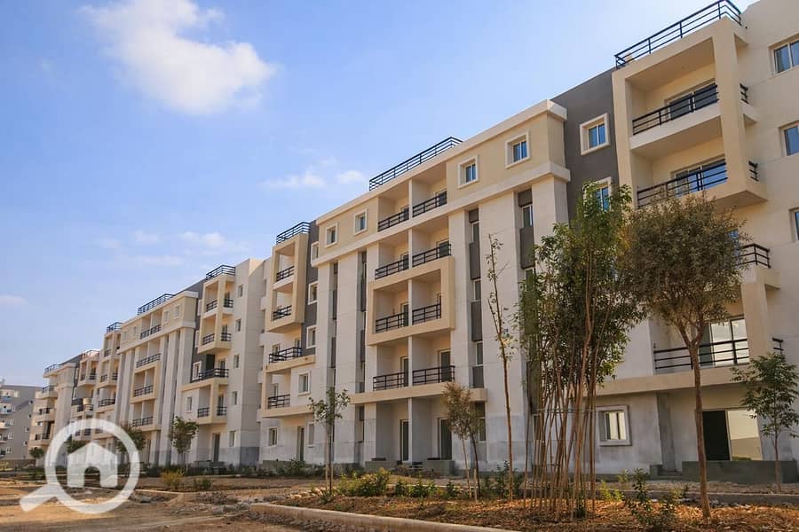 A great deal on an apartment for sale, ready for viewing, in EZOLA Compound in the heart of Sheraton with a prime lagoon view | Nasr City - Heliopolis - Widok 6