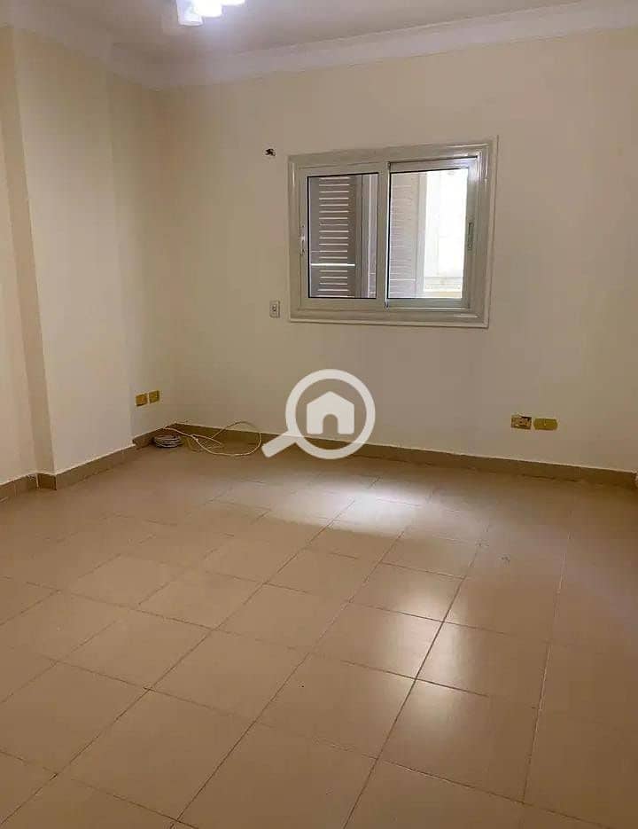 Apartment for sale in Al-Banfsaj, first floor of the Basaniser View Garden complex, open layout, 3 bedrooms - Więcej