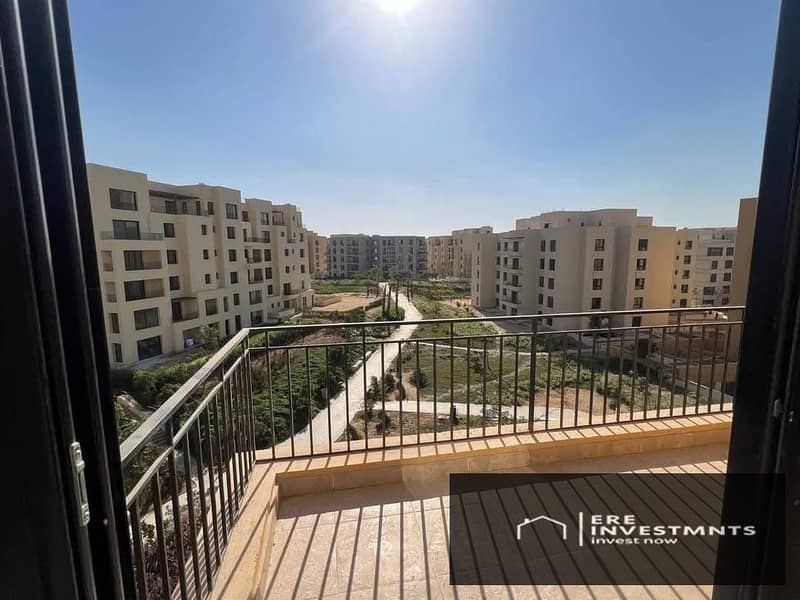 An exceptional "Ultra Super Lux" duplex for sale in Zed East at a below-market price—featuring a prime location overlooking the landscape. - Ansicht 3