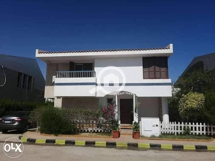 Starting from 7/7, a luxury villa for rent from the owner, a villa in Diamond Beach Village, North Coast, consisting of five air-conditioned rooms and four bathrooms, with a garden equipped with entertainment facilities and free internet. For more details, refer to the description in the advertisement. - Widok 2