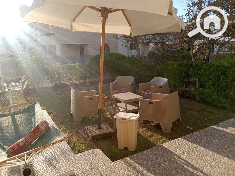Starting from 7/7, a luxury villa for rent from the owner, a villa in Diamond Beach Village, North Coast, consisting of five air-conditioned rooms and four bathrooms, with a garden equipped with entertainment facilities and free internet. For more details, refer to the description in the advertisement. - Widok 5