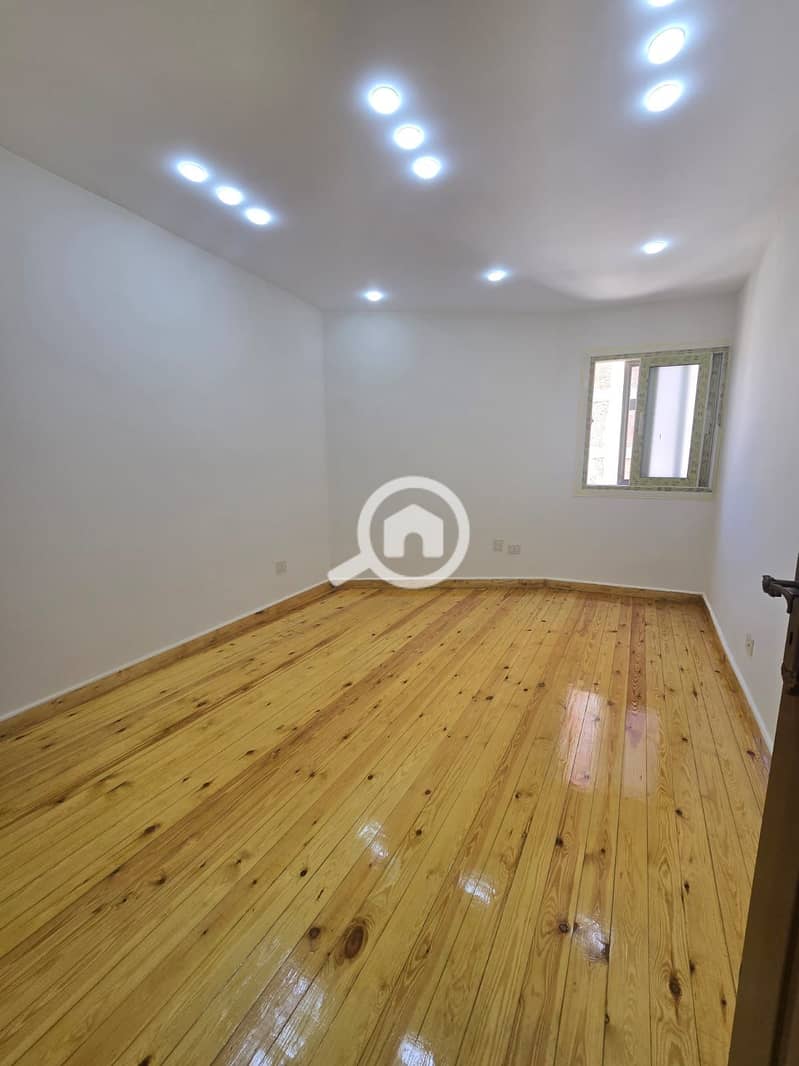 Apartment for sale on Al-Isawi main street, side view, 3 rooms, reception, bathroom, and kitchen, floor 11. - Widok 5