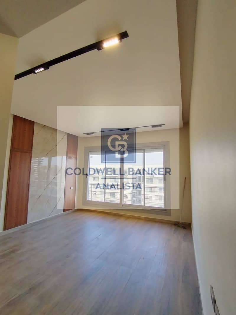 ready to move Special apartment fully finished ready to move in palm hills new cairo fifth settlement - Vue 3