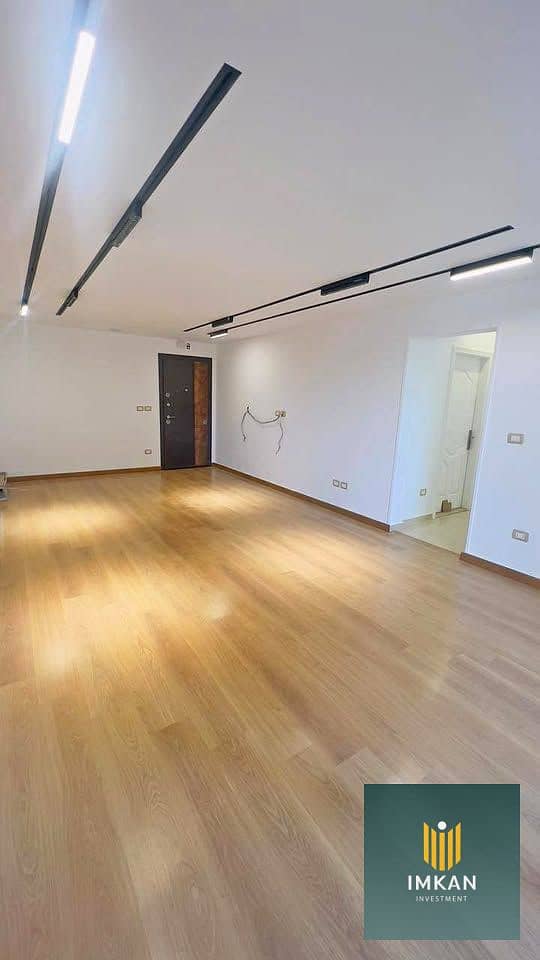 Apartment for sale in the Regents Square compound (Fifth Settlement/Golden Square, next to the AUC). Fully finished and pool-facing, available with a – pohled 5