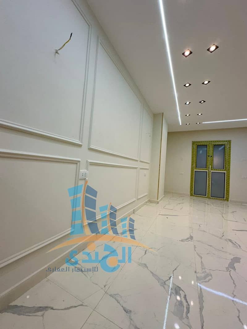 4 4e8b753f-4bed-415f-abf9-8aca846a3b07. jpg