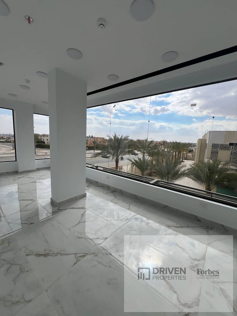 Fully Finished Ready To Move Shop for Sale By Installments in Waslet Dahshour Sheikh Zayed A Plaza - Widok 3