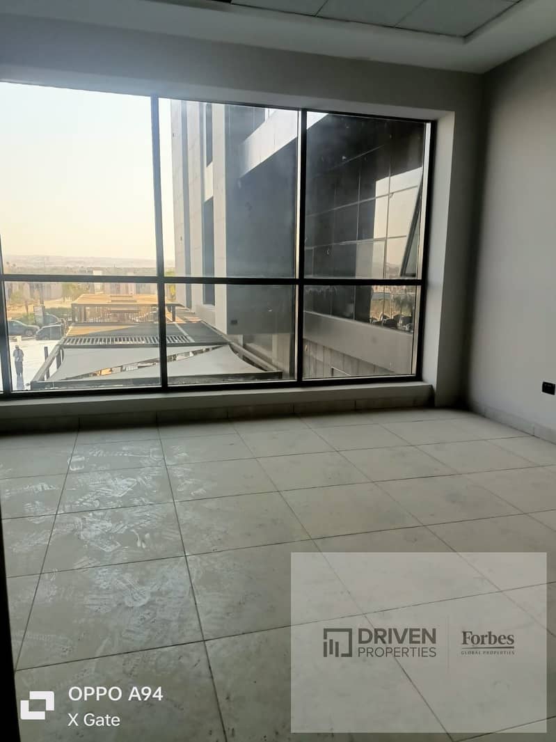 Fully Finished Clinic with ACs for Rent in Hale Town Palm Hills 6th of October - Widok 5